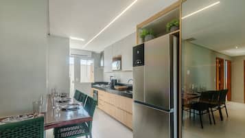 Apartament bàsic | Cuina privada | Utensilis de cuina, vaixella i coberteria