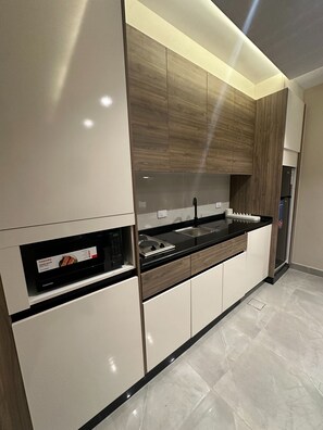 Apartment, 1 Bedroom, Accessible, Smoking | Private kitchen