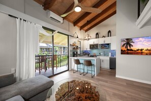 TV, ping pong - 🌴Kona Makai 3302 | Fully Renovated | AC | Oceanview🌴 (Kailua Kona)