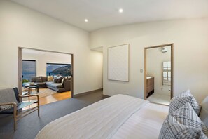 4 chambres, fer et planche à repasser, lit parapluie, Wi-Fi gratuit