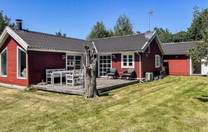 Outdoor dining - 3 bedroom pet friendly home in Vig (Vig)