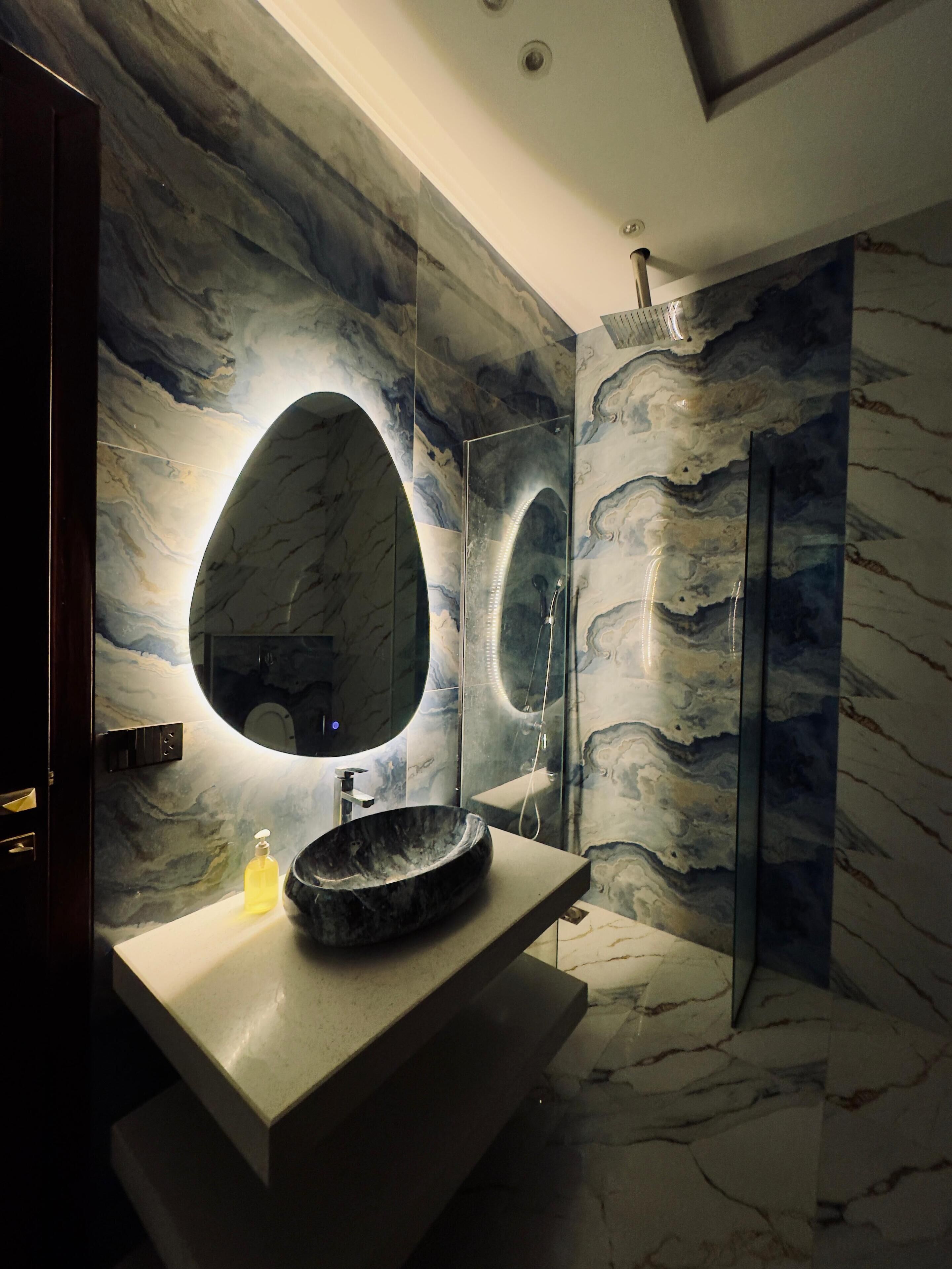 Bruser, bidet, håndklæder, Sæbe