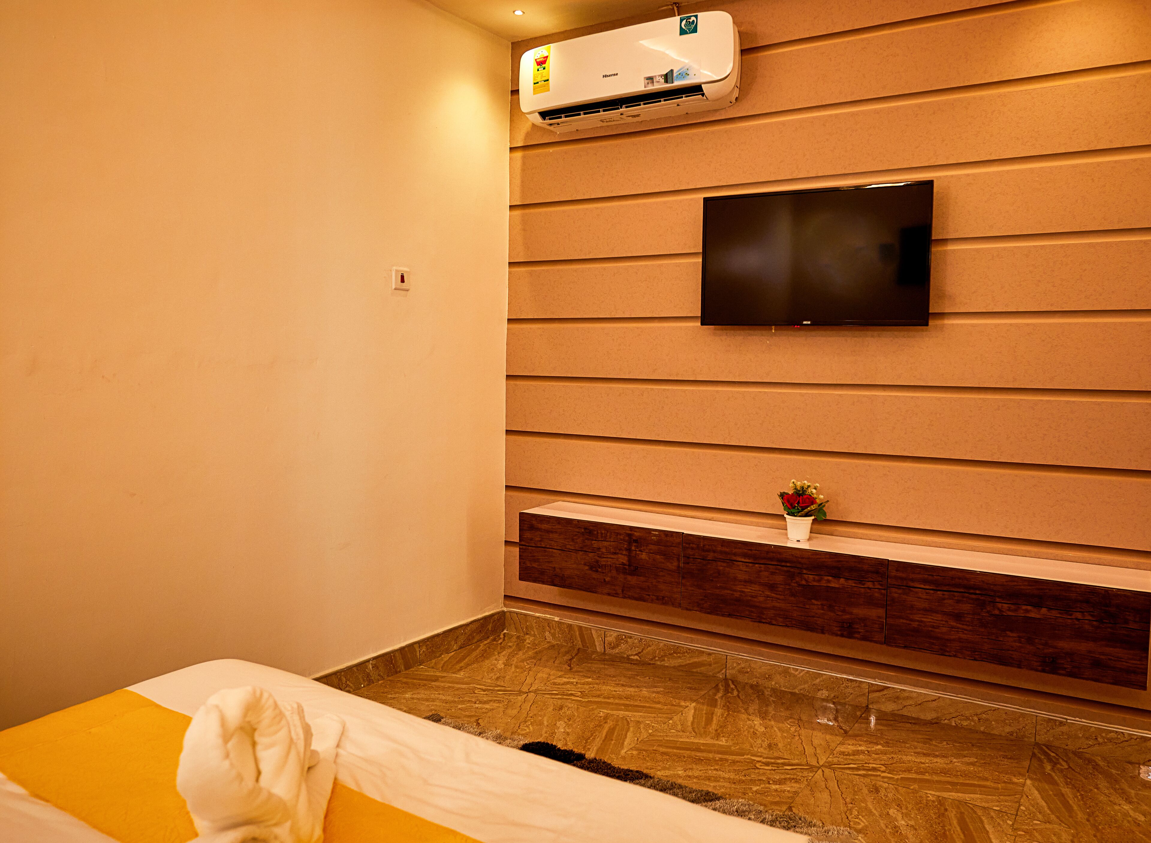 Deluxe Apartment, Courtyard View | Blackout drapes, soundproofing, iron/ironing board, free WiFi