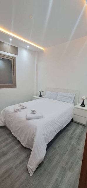1 chambre, fer et planche à repasser, Wi-Fi gratuit, draps fournis