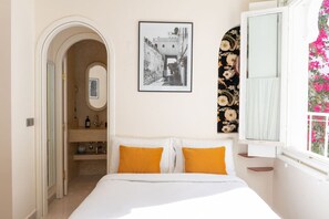 1 bedroom, desk, iron/ironing board, WiFi