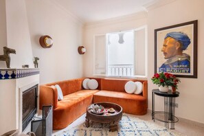 TV, fireplace, printers