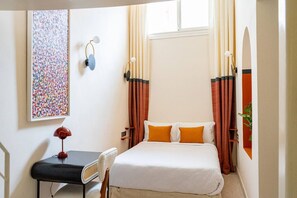 1 dormitorio, escritorio, tabla de planchar con plancha y wifi gratis