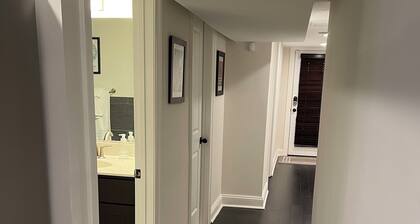 Charming, modern 1-bedroom apartment in Washington with WiFi, AC