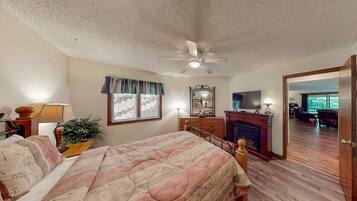 House, 3 Bedrooms, Patio, Lake View | Desk, laptop workspace, iron/ironing board, free WiFi