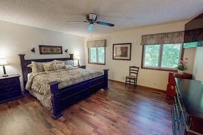 House, 3 Bedrooms, Patio, Lake View | Desk, laptop workspace, iron/ironing board, free WiFi - Lakeside Bliss (Hot Springs Village)