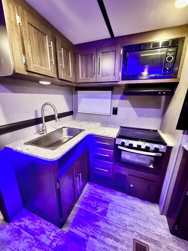 Cozy Glamping at Keystone Lake: Boat Rental, Hiking, Campfire, Serene Outdoors