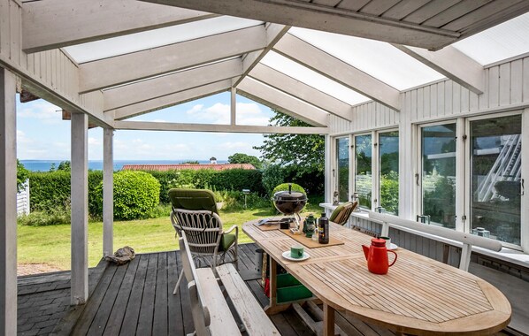 Outdoor dining - Amazing apartment in Asperup with sauna (Asperup)