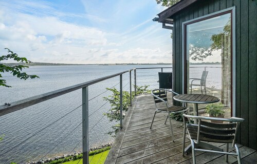 Awesome home in Munkebo with WiFi