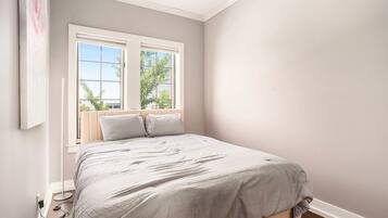 2 bedrooms, desk, free WiFi
