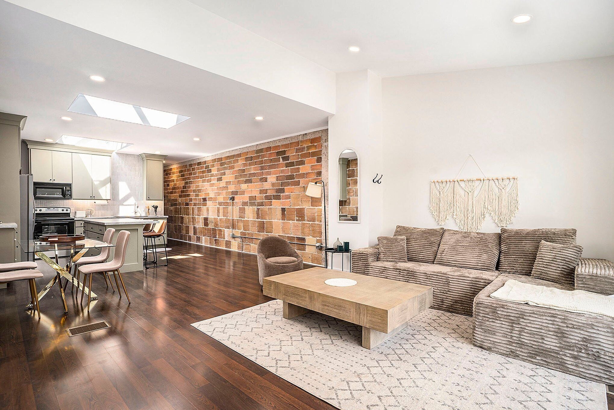 TV connectée, jeux vidéo, médiathèque, vidéothèque