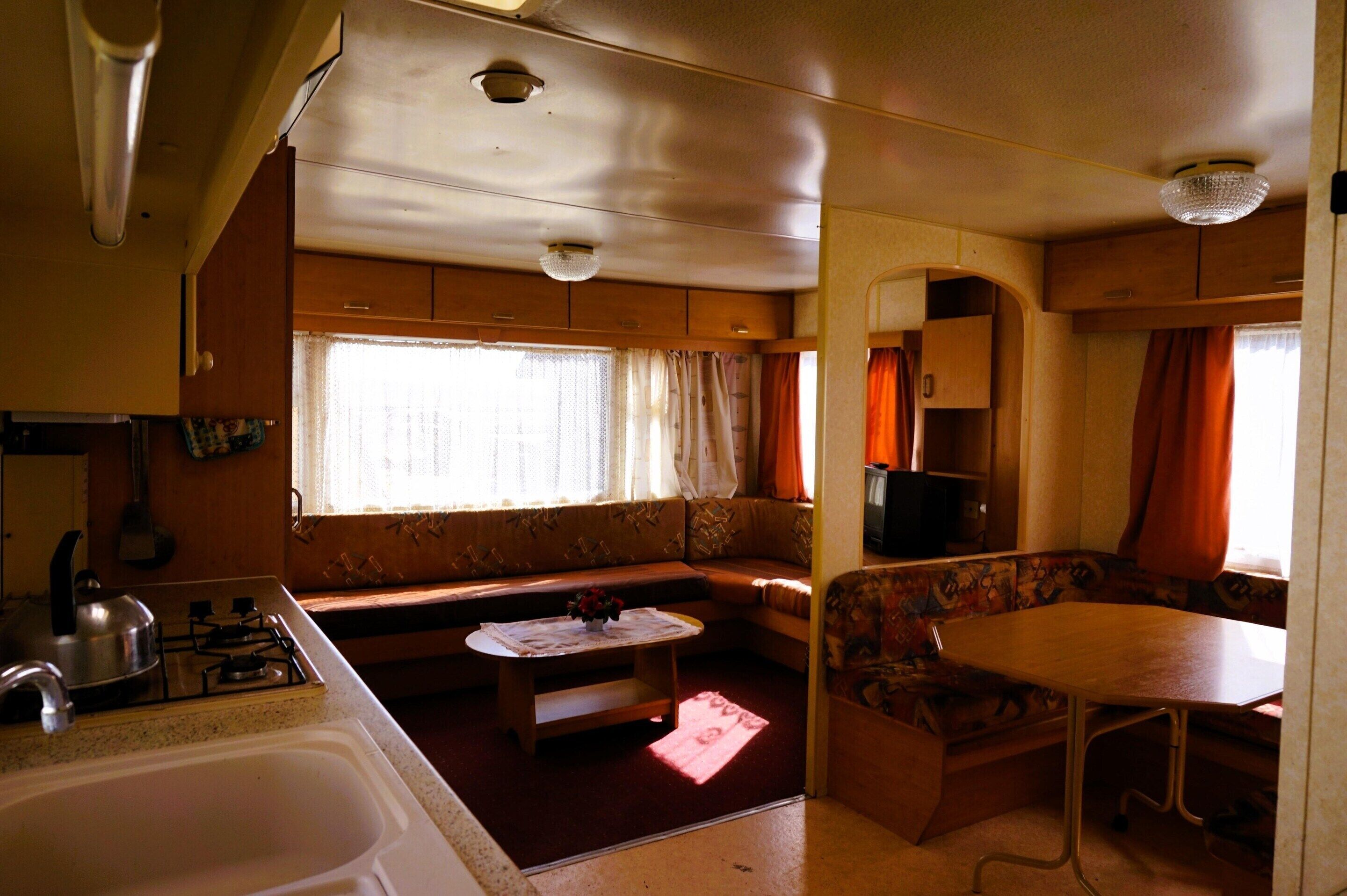 Mobile Home | Dining