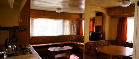 行動屋 | 用餐區