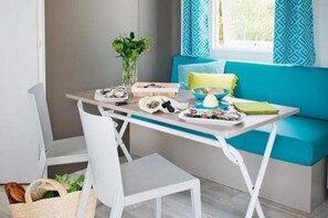 Asuntovaunu | Olohuone