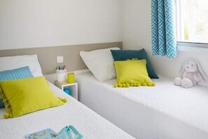 Asuntovaunu | 2 makuuhuonetta, yksilöllisesti kalustettu