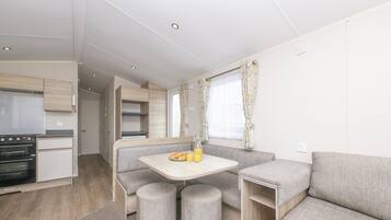 Mobile Home | Living room