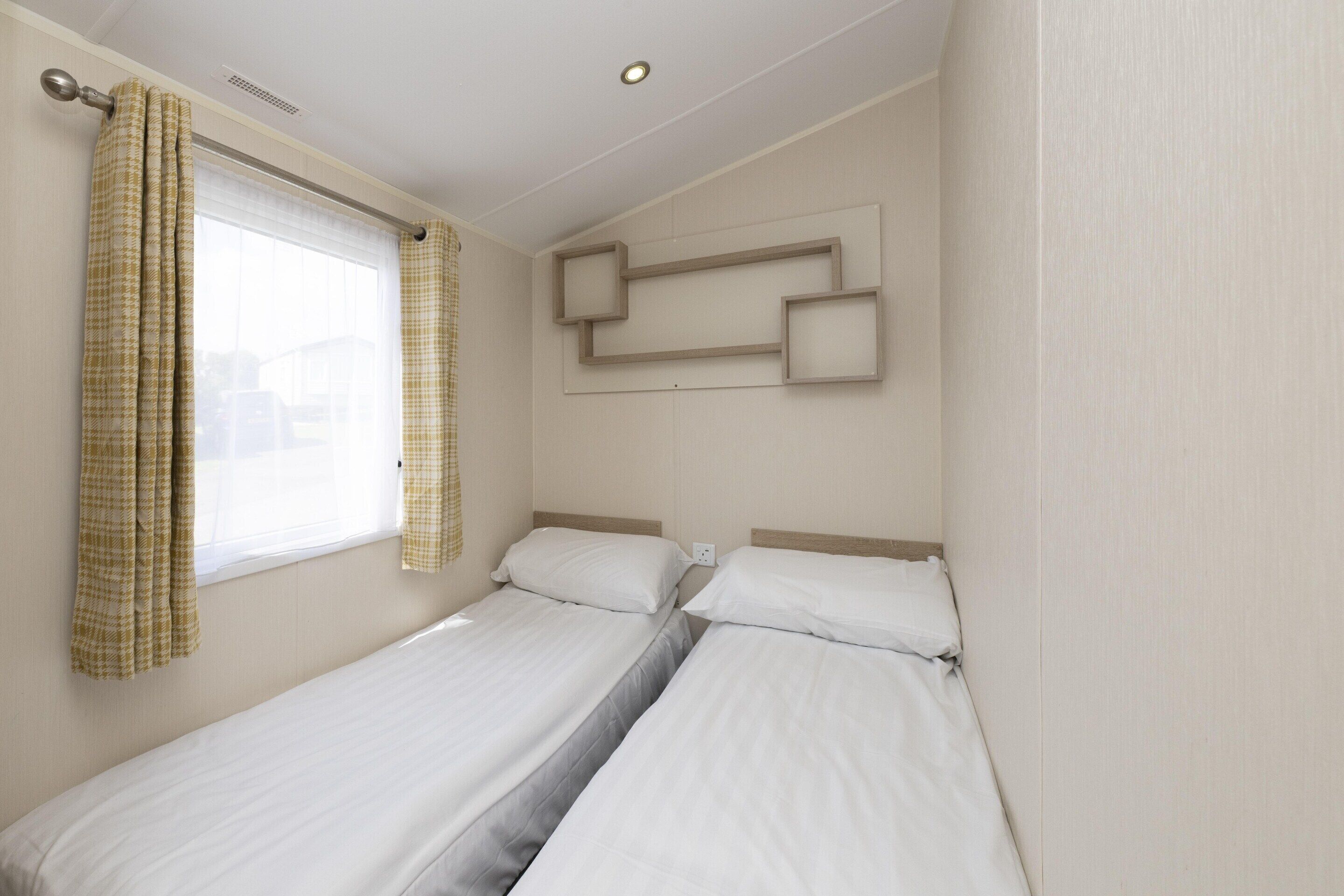 Mobile Home | 3 bedrooms, iron/ironing board, bed sheets