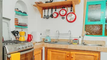 Oven, stovetop, dishwasher