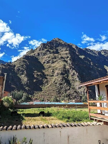 Magical cottage with mountain view (Pet friendly)