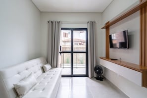 Basic Apartment | Living area - SJS - Condominium Near the Beach of the English (Florianópolis)