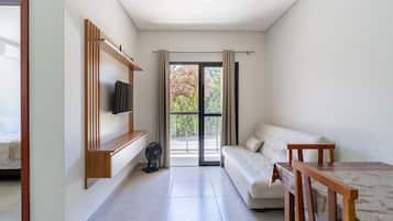 Basic Apartment | Living area