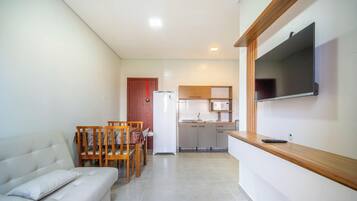 Basic Apartment | Living area