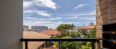 Basic Apartment | Outdoor dining