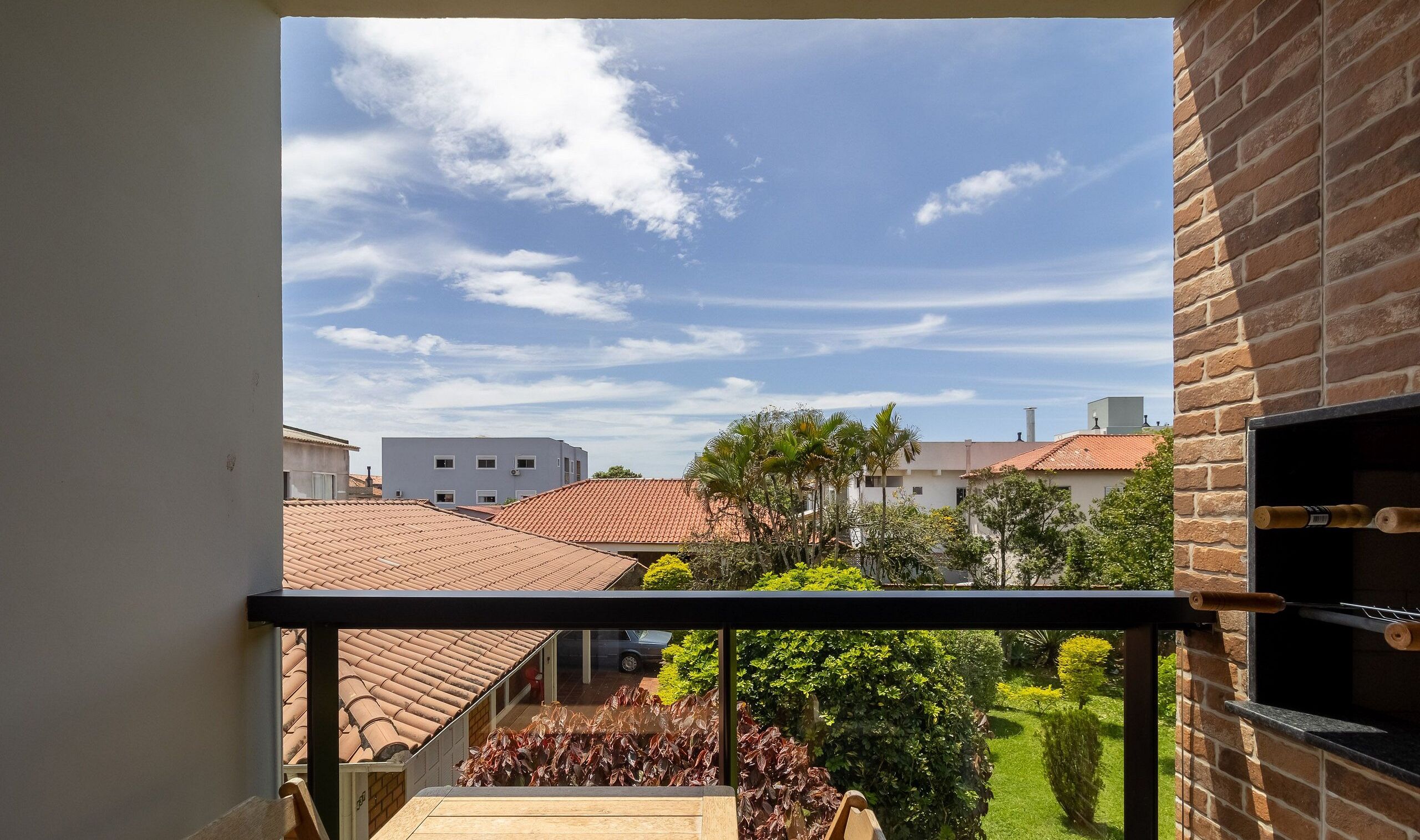 Basic Apartment | Outdoor dining