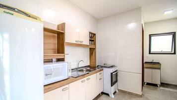 Căn hộ cơ bản | Bếp riêng | Dụng cụ nấu nướng/bát dĩa/dao nĩa