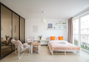 Iron/ironing board, WiFi, bed sheets - Liwiecka Bright Studio (Warszawa)