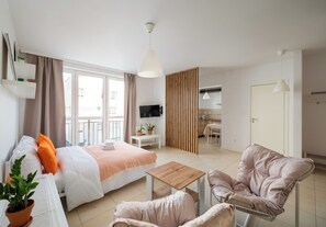 Iron/ironing board, WiFi, bed sheets - Liwiecka Bright Studio (Warszawa)