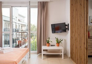 Iron/ironing board, WiFi, bed sheets - Liwiecka Bright Studio (Warszawa)