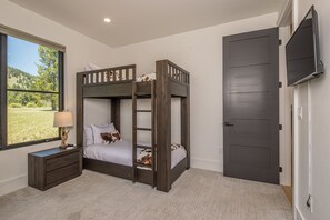 4 Schlafzimmer, Bügeleisen/Bügelbrett, kostenloses WLAN, Bettwäsche