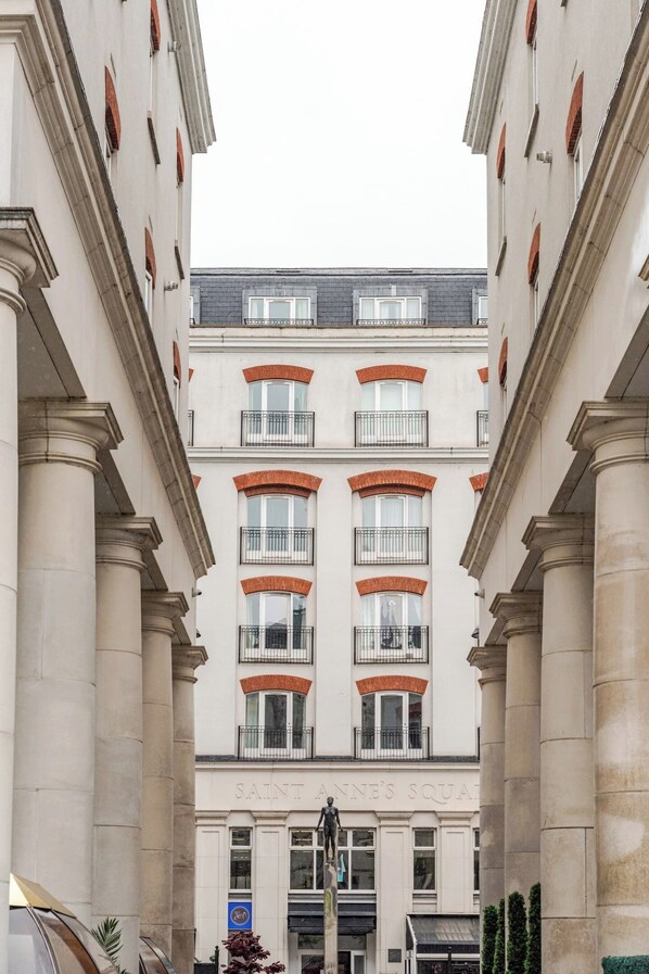 Exterior - Modern 1-bed apartment in Belfast’s Cathedral Quarter. (Belfast)