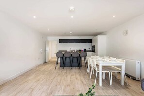 Dining - Portrush Family Stay by the Beach (Causeway Coast and Glens)