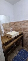 Toallas, jabón, champú y papel higiénico