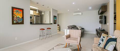 Basic Apartment | Living area