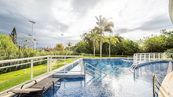 Apartamento básico | Piscina | Piscina externa