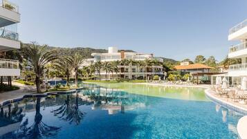 حمّام سباحة خارجي