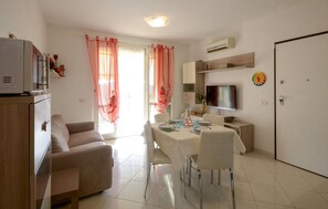 TV - Cozy apartment in Scarlino (Scarlino)