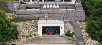 Luxury 6BR Round Lake Home Pool, Dock, Fire Pit & Stunning Sunsets!.