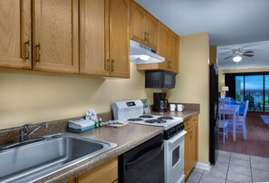 Fridge, oven, stovetop, dishwasher