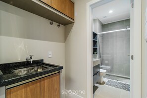 Basic Studio | Bathroom