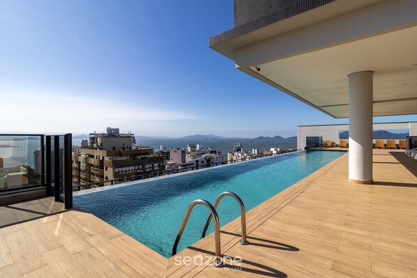 Basic Studio | Pool | Outdoor pool - TVT - Luxury Studios in the Center of Florianopolis (Florianópolis)