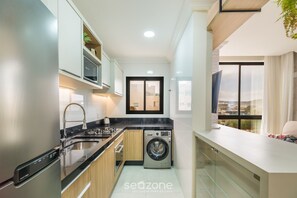 Basic Apartment | Private kitchen | Cookware/dishes/utensils - UML - Apartments Near the sea in Bombinhas (Bombinhas)