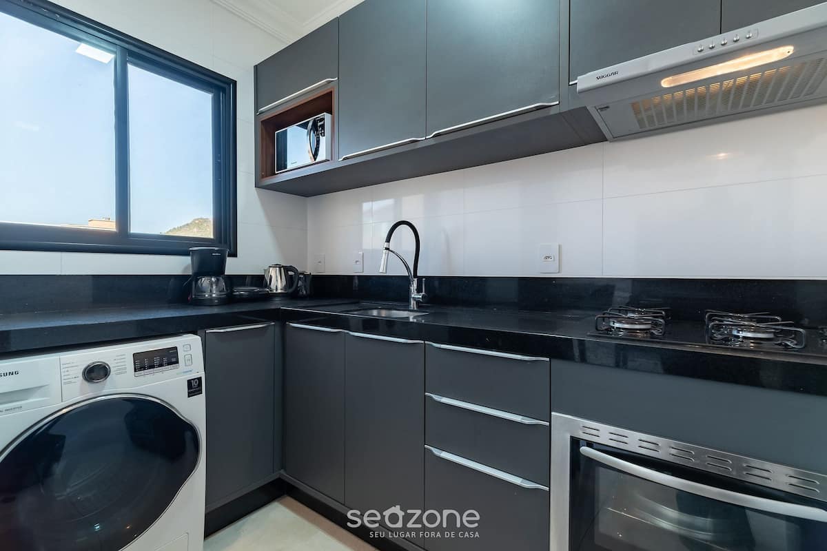 Basic Apartment | Private kitchen | Cookware/dishes/utensils